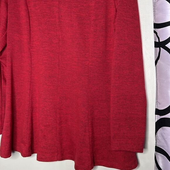 Denim + Company long sleeve, V-neck stretch, knit blouse, size medium - Picture 5 of 10